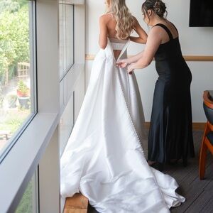 Elegant White Wedding Gown - private label sample dress